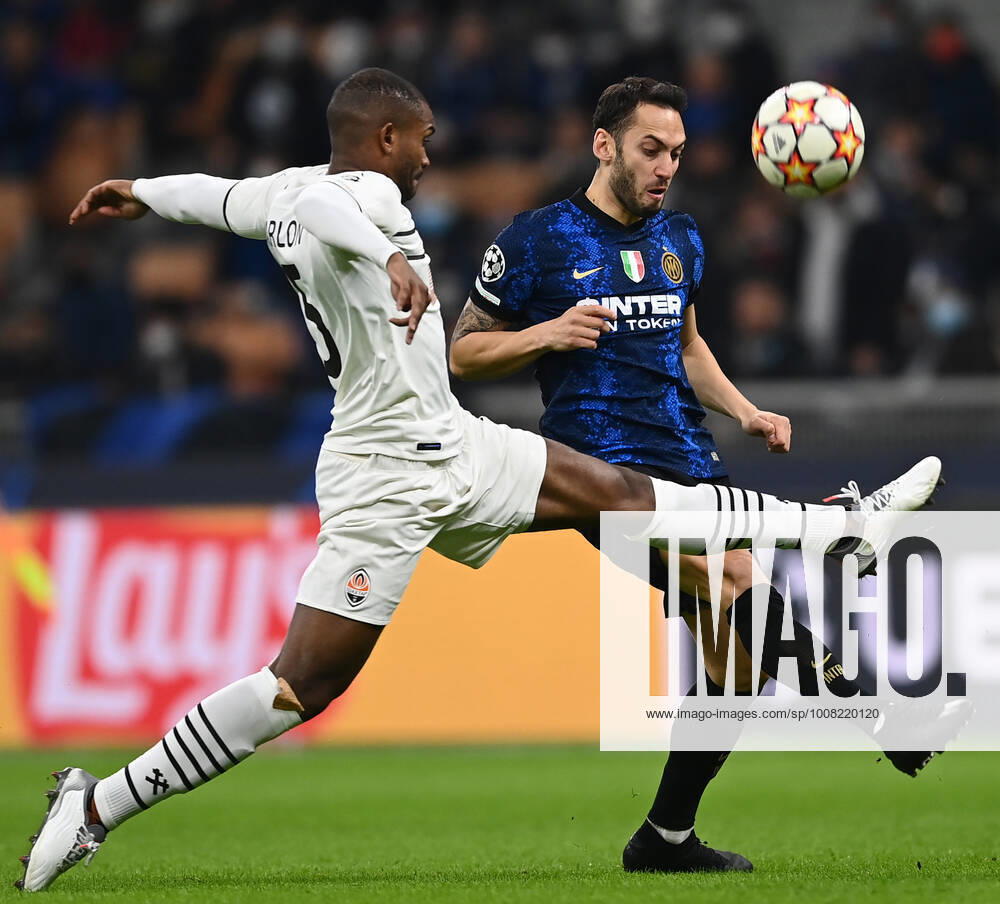 Db Milano 24 11 2021 - Champions League Inter-Shakhtar Donetsk foto Daniele Buffa Image nella foto: Hakan Calhanoglu-Marlon