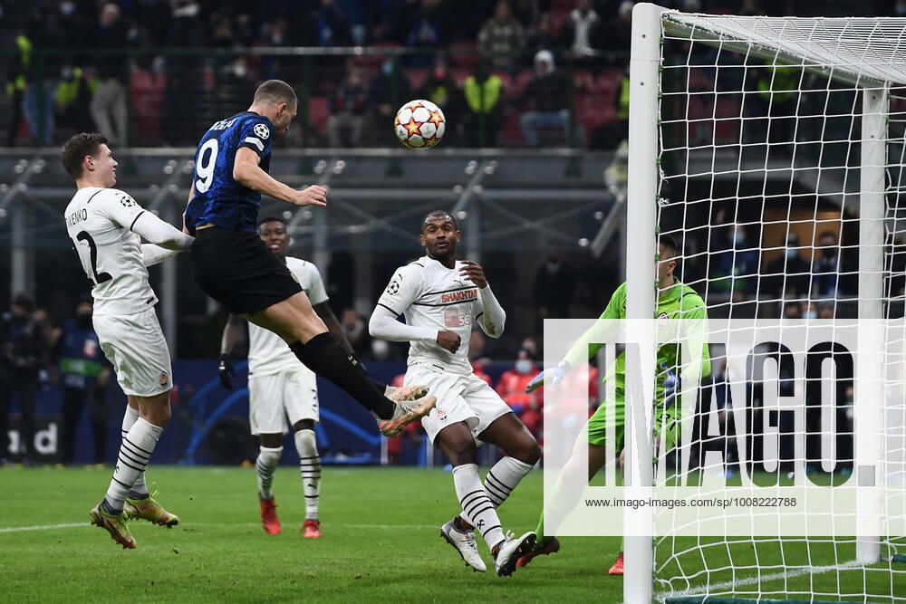 Db Milano 24 11 2021 - Champions League Inter-Shakhtar Donetsk foto Daniele Buffa Image nella foto: gol Edin Dzeko