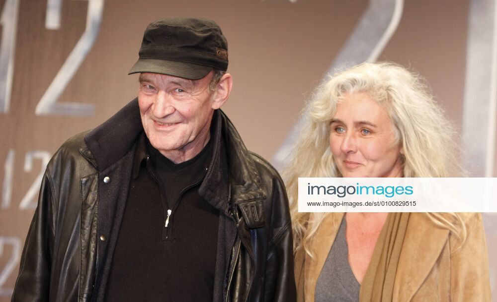 77 Kino: Michael Mendl, bei der 2012 Premiere im CineStar Kino im Sony Center, Kino, Cinema, Roter Teppich, Rot, roten, Berlin Deutschland, Germany