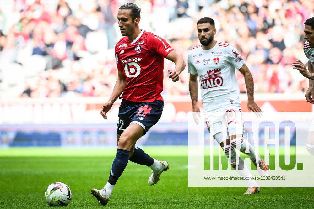 Yusuf YAZICI of Lille and Romain DEL CASTILLO of Brest during the Ligue 1 match between Lille OSC (LOSC) and Stade Brestois (Brest) at Pierre Mauroy Stadium on October 22, 2023 in Villeneuve-d Ascq near Lille, France. Villeneuve-d Ascq France - ZUMAm308 20231022_zsp_m308_017