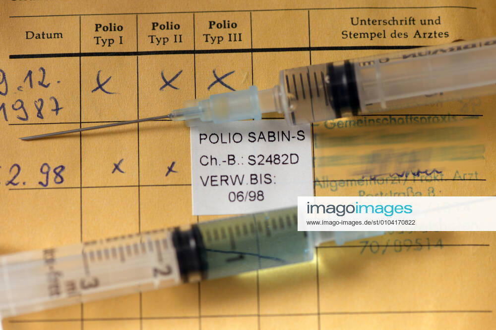 vaccination, symbolic picture, one vaccination card is on the table with two syringes 08 09 2020, vaccination symbolic picture vaccination card 08 09 2020, vaccination symbolic picture vaccination card