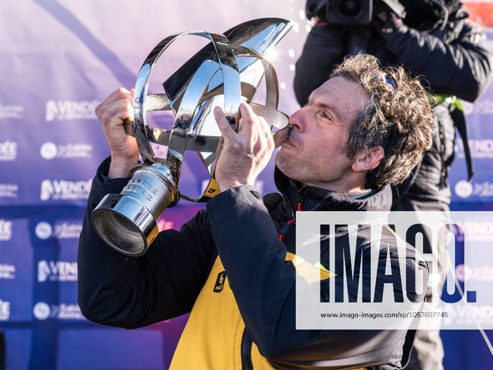 Arrivée Vendée Globe DAREK SZUSTER MAXPPP ; 14 01 2025 ; Les Sables-d Olonne (85) 14-01-2025 : Arrivée de Charlie Dalin (Imoca Macif Santé Prévoyance) - French skipper Charlie Dalin celebrates his victory after crossing the finish line aboard his Imoca 60 monohull Macif to win the 10th edition of the Vendée Globe, Les Sables-d Olonne, western France, on January 14, 2024.