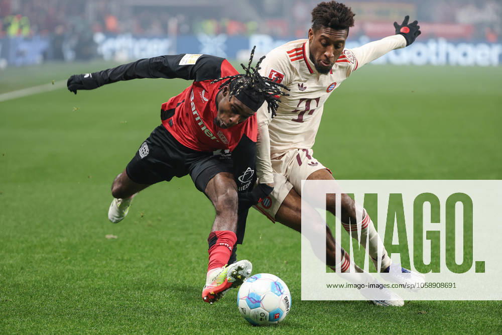1. Bundesliga - Bayer 04 Leverkusen - FC Bayern München am 15.02.2025 in der BayArena in Leverkusen Jeremie Frimpong (Leverkusen 30) gegen Kingsley Coman (Muenchen 11)