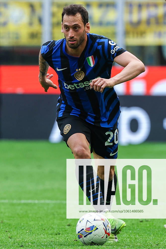 Hakan Calhanoglu of FC Internazionale seen in action during Serie A 2024 25 football match between FC Internazionale and AS Roma at San Siro Stadium Milan Italy on 27 April 2025. Milan Stadio Giuseppe Meazza Milan Italy
