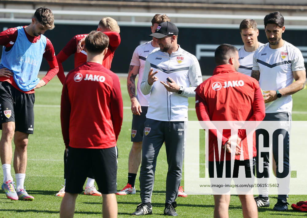 VfB Stuttgart Training Deutschland, Stuttgart, 29.04.2025, Fussball, Bundesliga, VfB Stuttgart Training: Sebastian Hoeneß (Trainer).