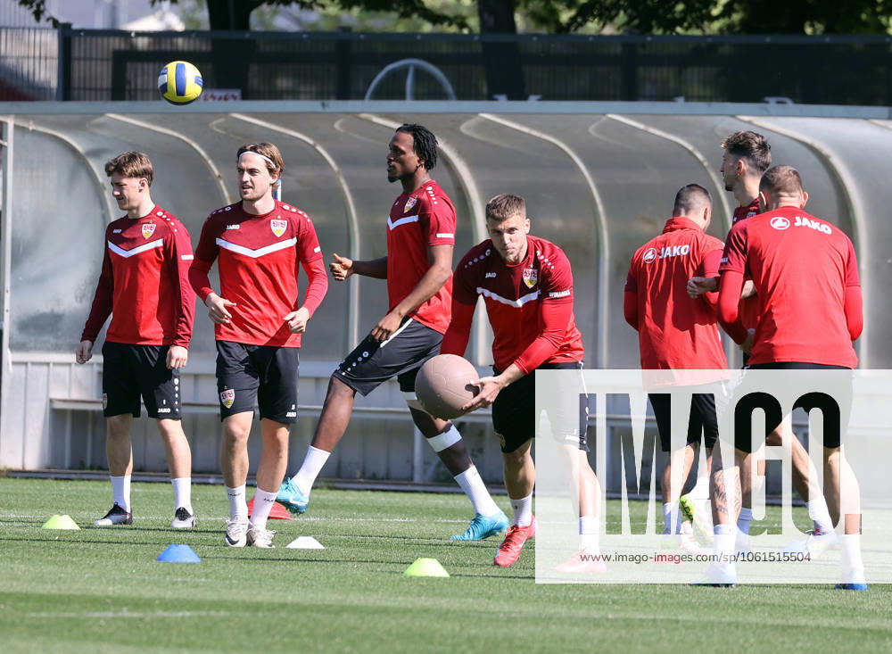 VfB Stuttgart Training Deutschland, Stuttgart, 29.04.2025, Fussball, Bundesliga, VfB Stuttgart Training: Ermedin Demirovic.