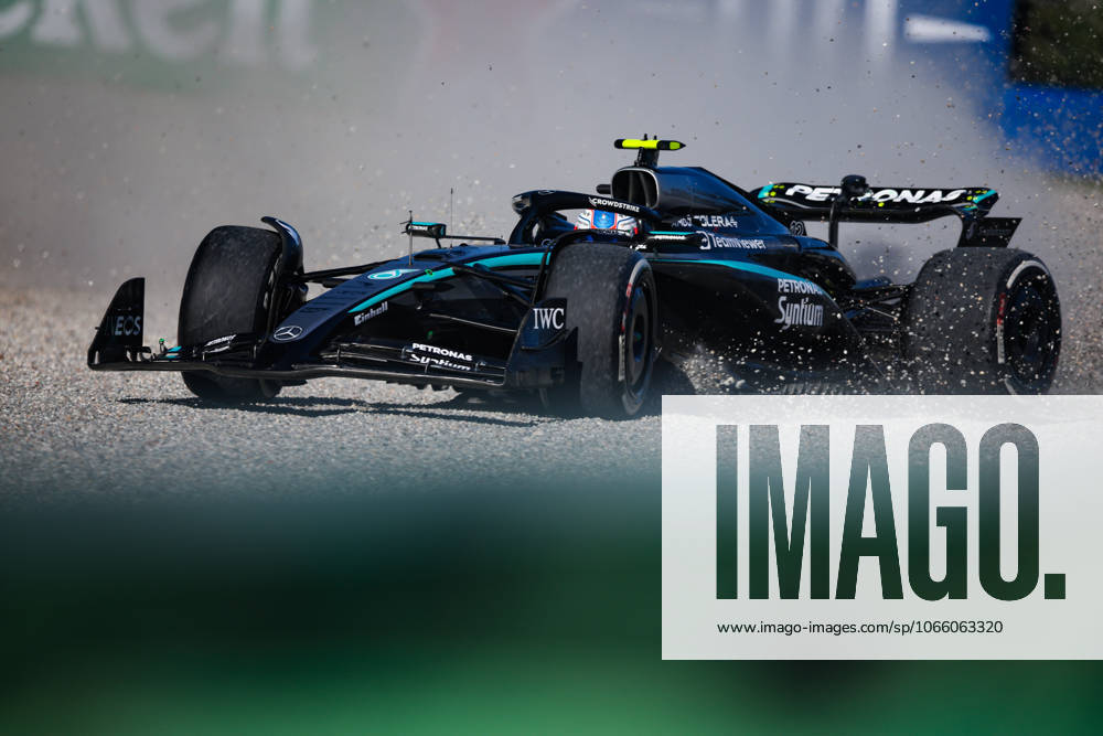 F1 - ITALIAN GRAND PRIX 2025 12 KIMI ANTONELLI Andrea (ita), Mercedes AMG F1 Team W16, action during the 2025 Formula 1 Pirelli Grand Premio dItalia, 2025 Italian Grand Prix, 16th round of the 2025 FIA Formula One World Championship, WM, Weltmeisterschaft from September 5 to 7, 2025 on the Autodromo Nazionale Monza, in Monza, Italy -
