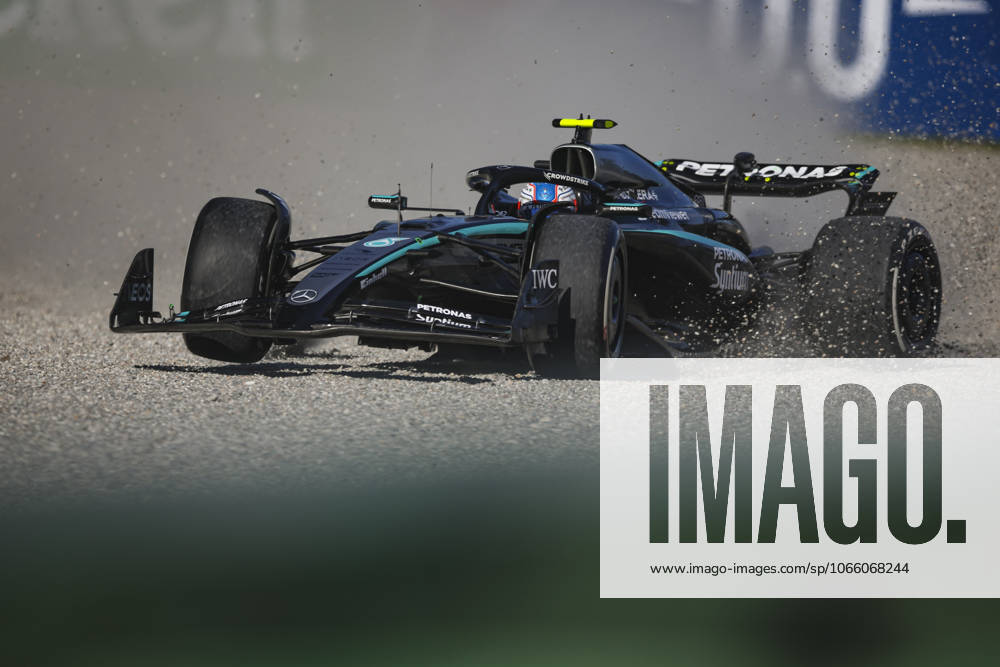 F1 - ITALIAN GRAND PRIX 2025 12 KIMI ANTONELLI Andrea (ita), Mercedes AMG F1 Team W16, action crash, accident, during the 2025 Formula 1 Pirelli Grand Premio dItalia, 2025 Italian Grand Prix, 16th round of the 2025 FIA Formula One World Championship, WM, Weltmeisterschaft from September 5 to 7, 2025 on the Autodromo Nazionale Monza, in Monza, Italy - MonzaItaly