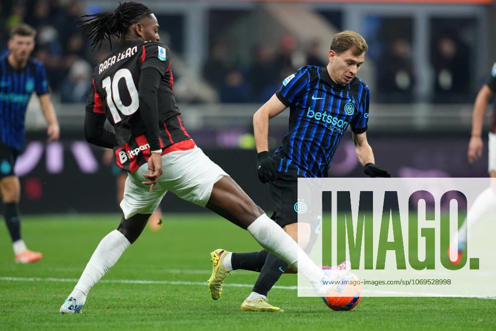 Inter Milans Nicolo Barella fights for the ball AC Milans Rafael Leao during the Serie A soccer match between Inter and Milan at the San Siro Stadium in Milan , north Italy - Sunday , November 23 , 2025. - Soccer .