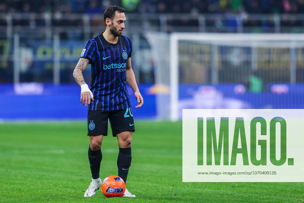Hakan Calhanoglu of FC Internazionale seen in action during Serie A 2025 26 football match between FC Internazionale and Como 1907 at San Siro Stadium in Milan Italy on 06 December 2025. Milan Stadio Giuseppe Meazza Milan Italy