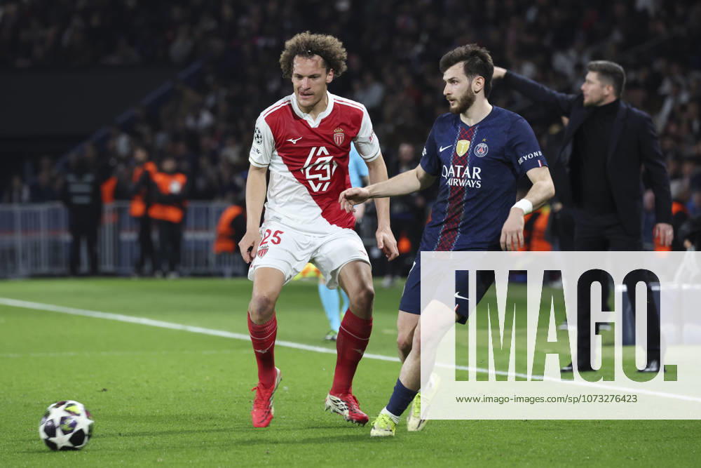 Khvicha Kvaratskhelia (PSG) Vs Wout Faes (AS Monaco)