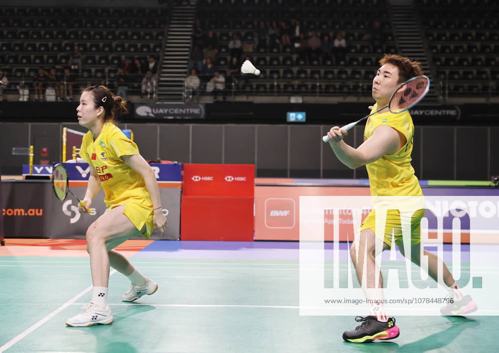 (260613) -- SYDNEY, June 13, 2026 -- Guo Xinwa (R) Chen Fanghui compete during the mixed doubles semifinal match between Guo Xinwa Chen Fanghui of China and Ruttanapak Oupthong Jhenicha Sudjaipraparat of Thailand at the Australian Badminton Open 2026 in Sydney, Australia, June 13, 2026. ) (SP)AUSTRALIA-SYDNEY-BADMINTON-AUSTRALIAN OPEN-MIXED DOUBLES-SEMIFINALS GongxBing