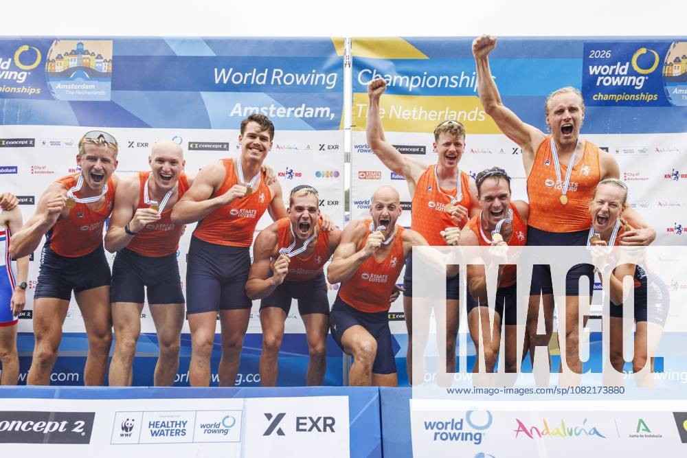 AMSTERDAM - Ralf Rienks, Finn Florijn, Wibout Rustenburg, Jorn Salverda, Sander de Graaf, Pieter van Veen, Jan van der Bij, Mick Makker and Jonna de Vries with the gold medals for the men s eight on the seventh day of the World Rowing Championships at the Bosbaan in the Amsterdam Forest. IRIS VAN DEN BROEK ANP ANPxSportx IVx 566594284 originalFilename: 566594284