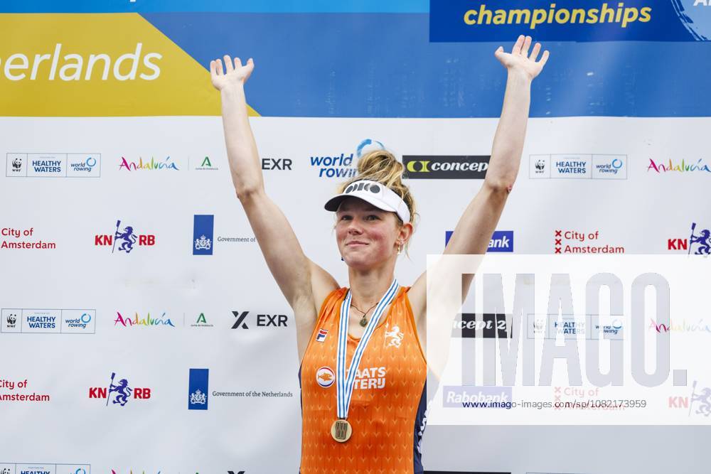 AMSTERDAM - Karoline Florijn with the gold medal in the women s single scull event on the seventh day of the World Rowing Championships at the Bosbaan in the Amsterdam Forest. IRIS VAN DEN BROEK ANP ANPxSportx IVx 566594298 originalFilename: 566594298