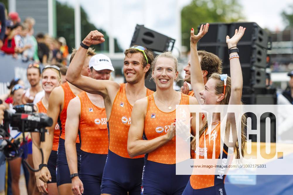 AMSTERDAM - Linn van Aanholt, Nika Johanna Vos, Ymkje Clevering, Gert-Jan van Doorn, Leonard van Lierop, Eli Brouwer, Rik Rienks, Tinka Offereins and Richelle Rietdijk celebrate second place after the final of the mixed eight event on the seventh day of the World Rowing Championships at the Bosbaan in the Amsterdam Forest. IRIS VAN DEN BROEK ANP ANPxSportx IVx 566596537 originalFilename: 566596537