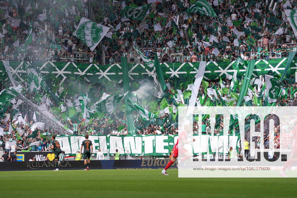 Choreografie der Fans, Ultras, Banner, Fahnen, Schal, Tribüne, Choreographie, Pyrotechnik, Bengalo, Feuer, Rauch, Pyro , Deutschland, Fussball, 1. Bundesliga, 1.Spieltag, 2026 2027, SC Freiburg vs. SV Werder Bremen, 30.08.2026, Europa-Park Stadion, Freiburg Freiburg Europa-Park Stadion Baden-Württemberg Deutschland