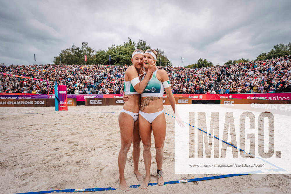 Beachvolleyball Frauen Deuschte Meisterschaft Finale German Beach Championship 30.08.2026 v.l. Sandra Ittlinger und Kim van de Velde gewinnen das Finale und sind Deutsche Meisterinnen Dortmund Revierpark Wischlingen Nordrhein-Westfalen Deutschland