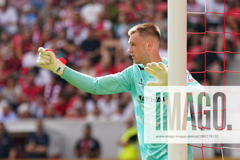 Deutschland: Fussball Bundesliga Saison 2026 - 2027, 1. Spieltag - SC Freiburg vs Werder Bremen - Europa Park Stadion (Freiburg): Karl Hein (Werder Bremen, 1)