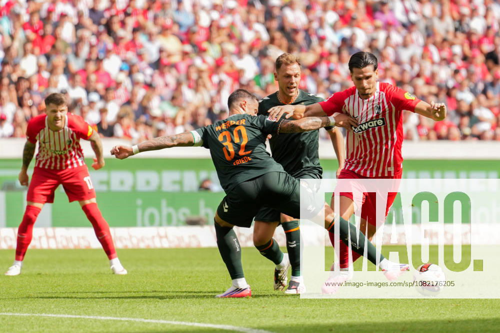 1. Bundesliga: SC Freiburg vs SV Werder Bremen, 30.08.2026 Kampf um den Ball zwischen Marco Friedl (SV Werder Bremen, 32) und Igor MatanoviÄ‡ (SC Freiburg, 31) 1. Bundesliga: SC Freiburg vs SV Werder Bremen, Europa-Park-Stadion, 30.08.2026 DFB DFL REGULATIONS PROHIBIT ANY USE OF PHOTOGRAPHS AS IMAGE SEQUENCES AND OR QUASI-VIDEO.