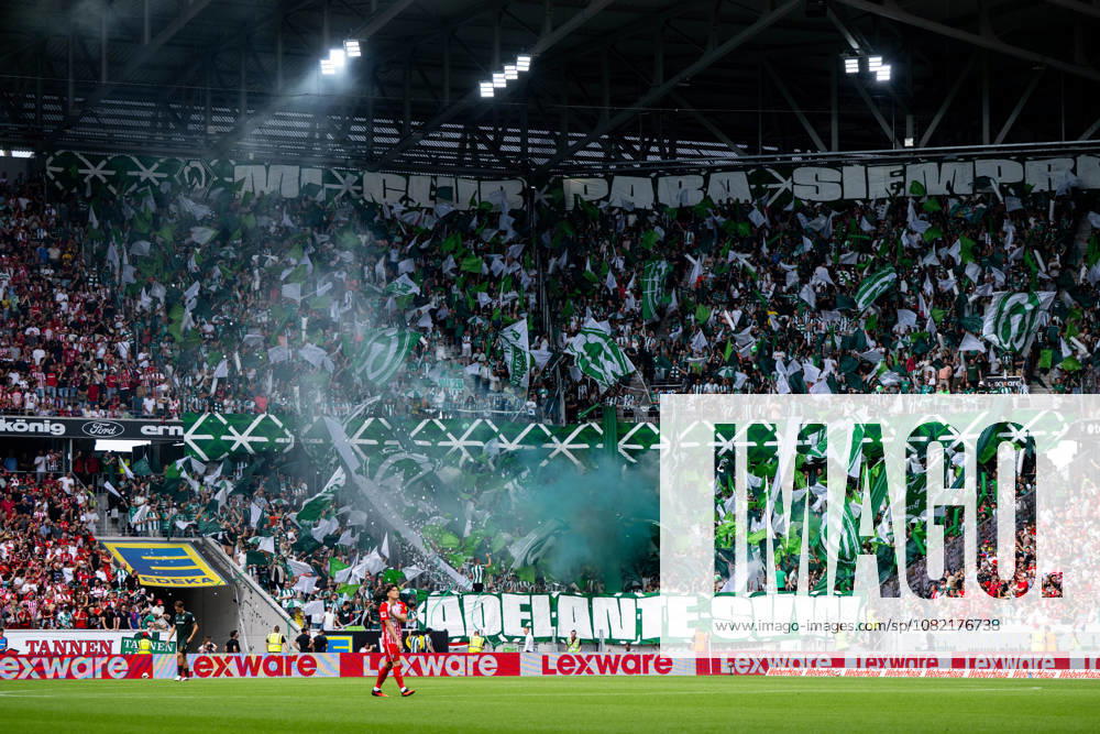 GER, Fussball, Herren, 1. Bundesliga, Saison 2026 2027, 1. Spieltag, SC Freiburg vs. SV Werder Bremen Fans Ultras des SVW im Gästeblock mit Choreo und Pyrotechnik, DFB DFL regulations prohibit any use of photographs as image sequences and or quasi-video Freiburg Europapark Stadion Baden-Württemberg Deutschland