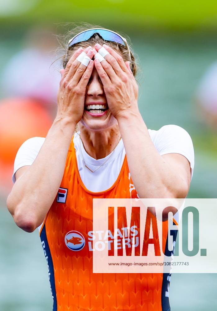 AMSTERDAM - Roos de Jong after the mixed double sculls final on the seventh and final day of the World Rowing Championships at the Bosbaan in the Amsterdam Forest. IRIS VAN DEN BROEK ANP ANPxSportx IVx 566598328 originalFilename: 566598328