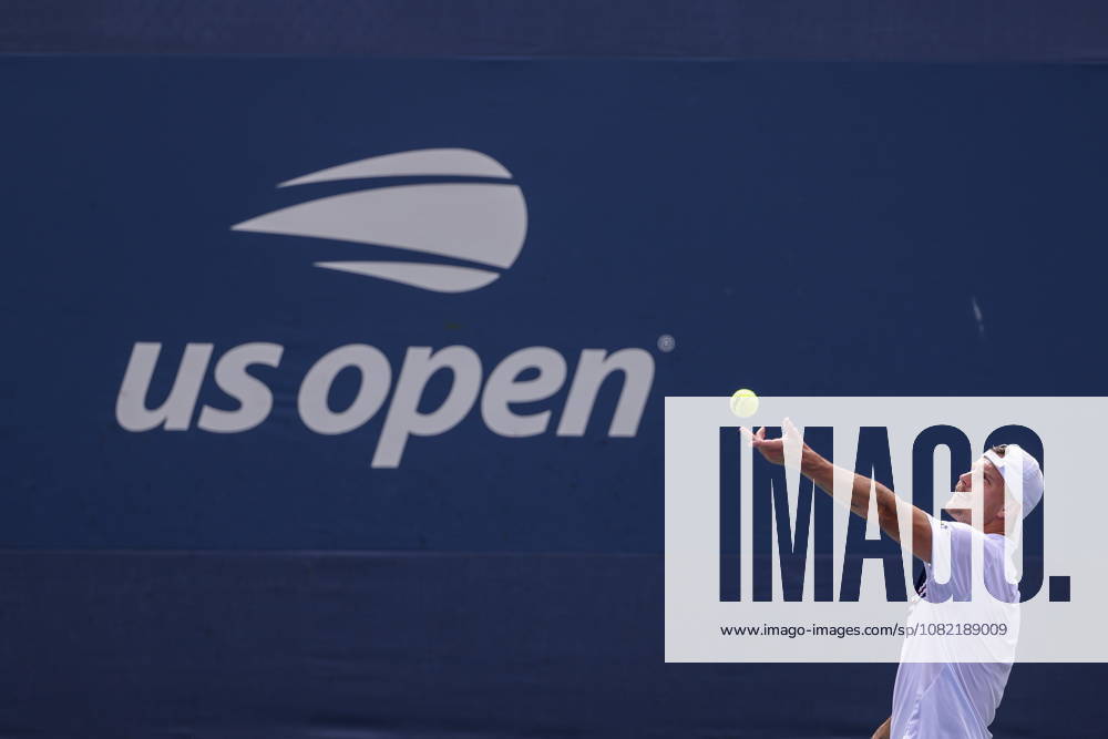 US Open tennis tournament - Day 1 Marton Fucsovics of Hungary in action against Daniel Merida of Spain during the Mens Singles round one of the US Open Tennis Championships at the USTA Billie Jean King National Tennis Center in Flushing Meadows, New York, USA, 30 August 2026. The 2026 US Open tournament runs from 23 August through 13 September. FLUSHING MEADOWS NEW YORK United States
