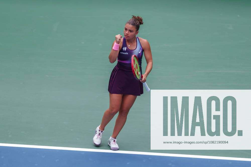 US Open tennis tournament - Day 1 Jasmine Paolini of Italy reacts against Veronika Erjavec of Slovenia during the Womens Singles round one of the US Open Tennis Championships at the USTA Billie Jean King National Tennis Center in Flushing Meadows, New York, USA, 30 August 2026. The 2026 US Open tournament runs from 23 August through 13 September. FLUSHING MEADOWS NEW YORK United States