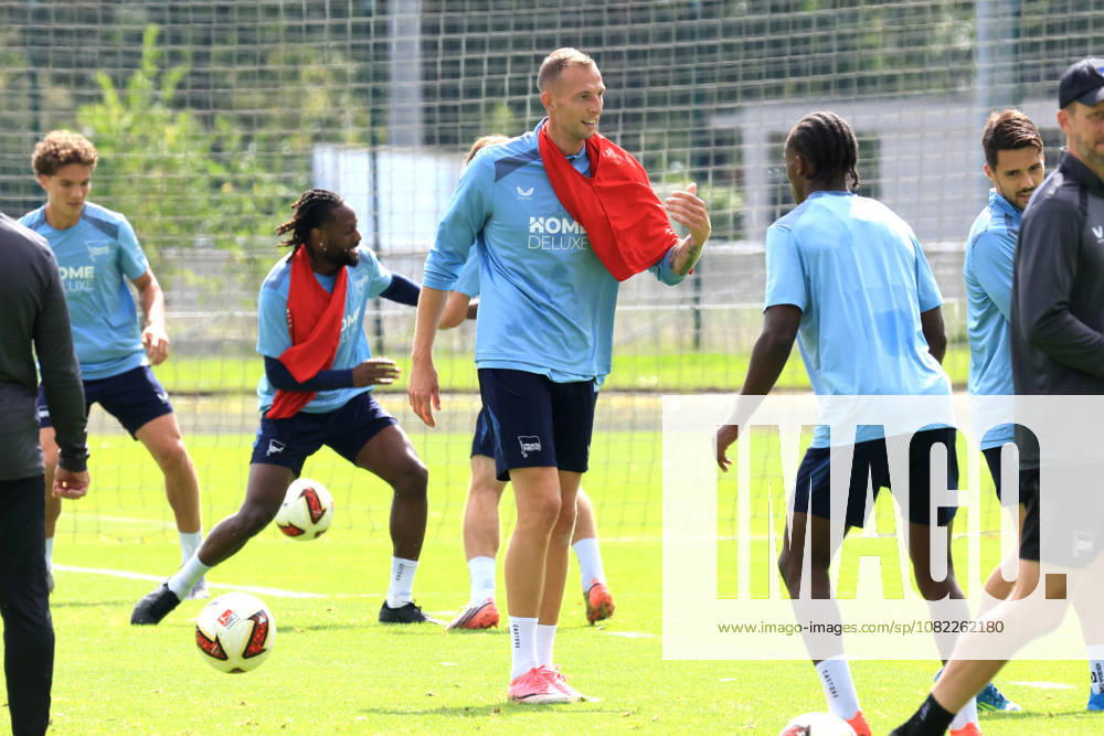 DEU GER, Fussball , 2.Fussballbundesliga, Saison 2026 2027, Sportforum, Hertha BSC, Training Gustaf Nilsson ( Hertha BSC Berlin 9 ) 2. Liga: DFB DFL regulations prohibit any use of photographs as image sequences and or quasi-video) Berlin Sportforum Berlin Deutschland