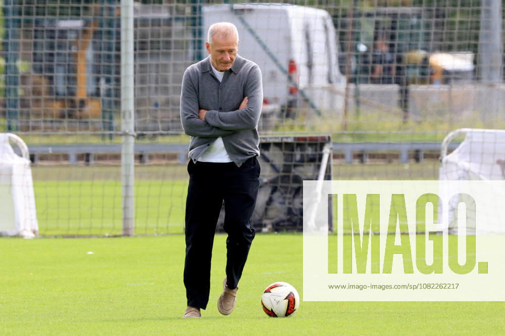 DEU GER, Fussball , 2.Fussballbundesliga, Saison 2026 2027, Sportforum, Hertha BSC, Training Dr. Peter Goerlich ( Hertha BSC ), Geschaeftsfuehrung 2. Liga: DFB DFL regulations prohibit any use of photographs as image sequences and or quasi-video) Berlin Sportforum Berlin Deutschland