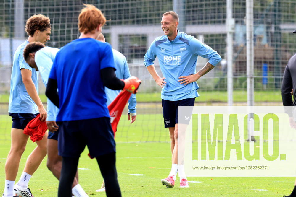 DEU GER, Fussball , 2.Fussballbundesliga, Saison 2026 2027, Sportforum, Hertha BSC, Training Gustaf Nilsson ( Hertha BSC Berlin 9 ) 2. Liga: DFB DFL regulations prohibit any use of photographs as image sequences and or quasi-video) Berlin Sportforum Berlin Deutschland