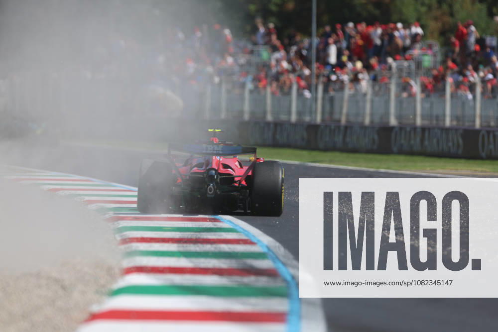 Monza, Italien 03. -06. September 2026: FIA Formel-1-Weltmeisterschaft - 2026 - Grosser Preis von Italien - Monza - Freitag 1. Freies Training Im Bild: Lewis Hamilton (GBR 44) wirbelt sehr viel Kies auf Autodromo Nazionale Monza