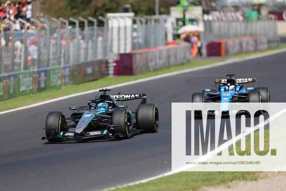 Monza, Italien 03. -06. September 2026: FIA Formel-1-Weltmeisterschaft - 2026 - Grosser Preis von Italien - Monza - Freitag 1. Freies Training Im Bild: George Russell (GBR 63) vor Luke Browning (GBR 46) Autodromo Nazionale Monza
