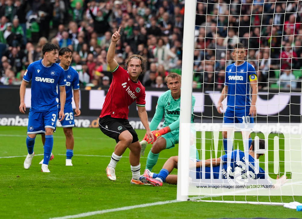 Lars Gindorf (Hannover 96, 25) reagiert nach seinem Tor in der ersten Halbzeit. GER, Hannover 96 vs Karlsruher SC, 2. Bundesliga, 4. Spieltag, Saison 2026-27, Heinz von Heiden Arena, Hannover, 04.09.2026 DFL REGULATIONS PROHIBIT ANY USE OF PHOTOGRAPHS AS IMAGE SEQUENCES AND OR QUASI-VIDEO GER, Hannover 96 vs Karlsruher SC, 2. Bundesliga, 4. Spieltag, Saison 2026-27, 04.09.2026 Hannover