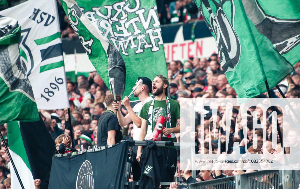 Deutschland: Fussball 2.Bundesliga 2026 2027, 4. Spieltag - Hannover 96 vs Karlsruher SC - Heinz von Heiden Arena Stadion (Hannover): Zuschauer, Fans, Tribüne...horeographie, Fanchoreo,