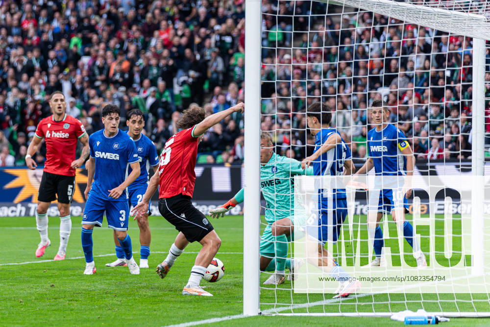 Hannover, Deutschland 04. September 2026: 2. BL - 2026 2027 - Sp. 4 - Hannover 96 gegen Karlsruher SC Im Bild: Lars Gindorf (H96) macht das Tor zum 1:0 DFL DFB regulations prohibit any use of photographs as image sequences and or quasi-video Heinz von Heiden Arena Niedersachsen