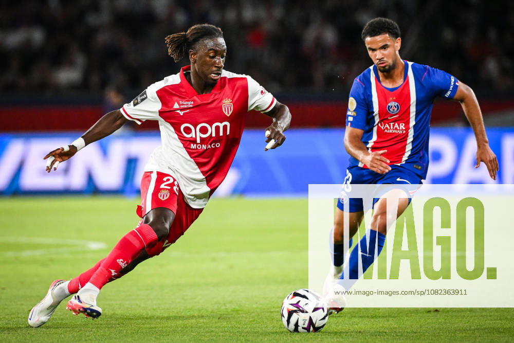 Mamadou COULIBALY of Monaco and Warren ZAIRE-EMERY of PSG during the Ligue 1 match between Paris Saint-Germain (PSG) and AS Monaco at Parc des Princes Stadium on September 04, 2026 in Paris, France. Paris France - ZUMAm308 20260904_zsp_m308_004