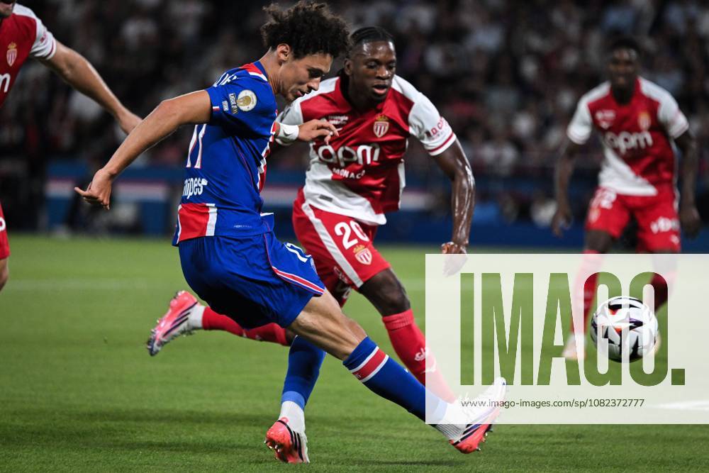 PARIS, FRANCE - SEPTEMBER 4, 2026: Paris Saint-Germainâ€⠢s forward Maghnes Akliouche kicks the ball during the French L1 football match between Paris Saint-Germain and AS Monaco at the Parc des Princes stadium in Paris on September 4, 2026. Paris France - ZUMAq101 20260904_zna_q101_193