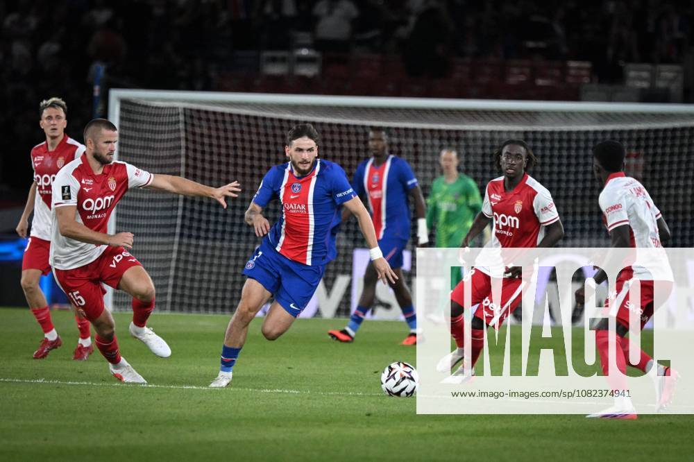 Paris, Å½Le-De-France, FR: PARIS, FRANCE - SEPTEMBER 4, 2026: Paris Saint-GermainÃ¢â‚¬â ¢s forward Khvicha Kvaratskhelia fights for the ball during the French L1 football match between Paris Saint-Germain and AS Monaco at the Parc des Princes stadium in Paris on September 4, 2026. Ligue 1 PSG Vs AS Monaco - ZUMAq101 20260904_zna_q101_266