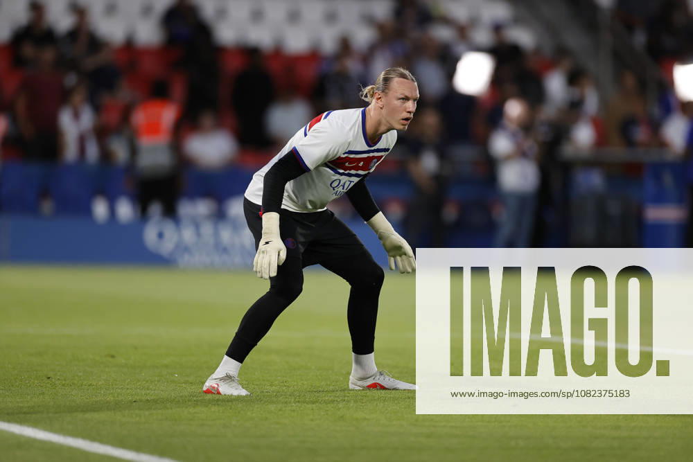Matvei SOFANOV (GK) of Paris Saint Germain during warm-up of League 1 McDonald s, Day 03 match between PSG and AS MONACO at Parc Des Princes stadium - on September 04 2026. Paris - France Soccer 2026, League 1 McDonaldÃ¢â‚¬â ¢S PSG 1:2 AS MONACO - ZUMAb253 20260904_zsp_b253_003