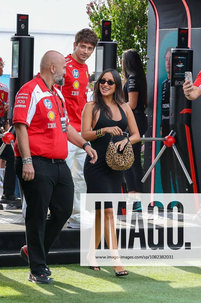 Charles Leclerc (Scuderia Ferrari HP 16) und Ehefrau Alexandra Saint Mleux kommen am Paddock an, 3 Freies Training, Grosser Preis von Italien, Motorsport, Herren, Formel 1, 05.09.2026 Monza Lombardei Italien