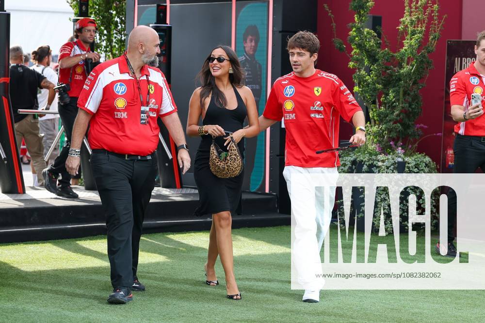 Charles Leclerc (Scuderia Ferrari HP 16) und Ehefrau Alexandra Saint Mleux mit Babybauch kommen am Paddock an, 3 Freies Training, Grosser Preis von Italien, Motorsport, Herren, Formel 1, 05.09.2026 Monza Lombardei Italien