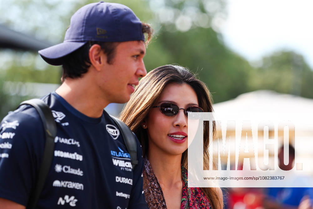 Alexander Albon of Thailand and Williams Racing and Lily Muni He , Qualifying, F1 Grand Prix of Italy, am 05. September 2026 in Monza, Italy. (Foto von Diogo Cardoso DeFodi Images) Alexander Albon of Thailand and Williams Racing and Lily Muni He , Qualifying, F1 Grand Prix of Italy, Autodromo Nazionale Monza on September 5, 2026 in Monza, Italy. (Photo by Diogo Cardoso DeFodi Images) -