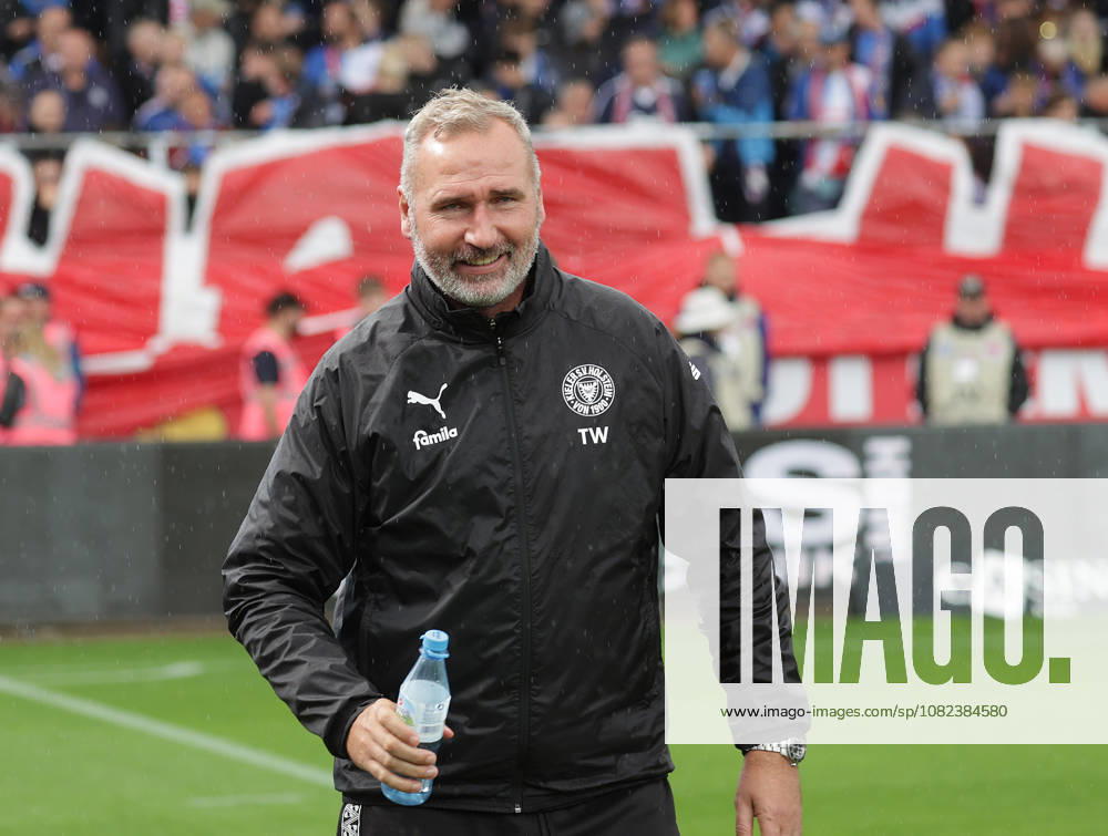 Trainer Tim Walter (Holstein Kiel) Fussball, Herren, Saison 2026 2027, 2.BL, Holstein Stadion, Holstein Kiel gegen 1.FC Nuernberg DFL REGULATIONS PROHIBIT ANY USE OF PHOTOGRAPHS AS IMAGE SEQUENCES AND OR QUASI-VIDEO.