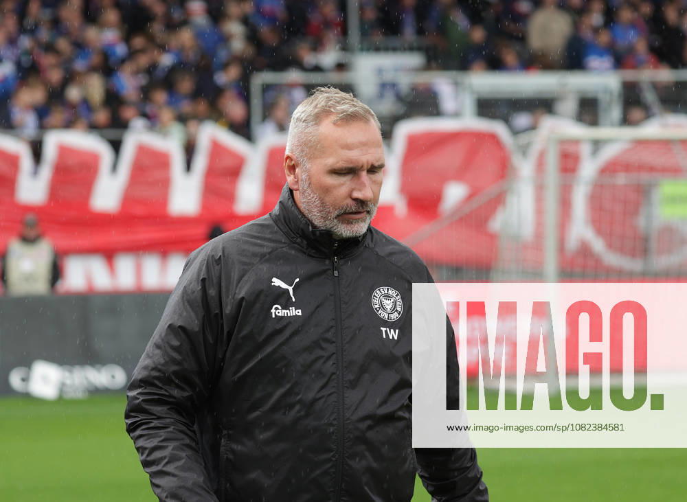 Trainer Tim Walter (Holstein Kiel) Fussball, Herren, Saison 2026 2027, 2.BL, Holstein Stadion, Holstein Kiel gegen 1.FC Nuernberg DFL REGULATIONS PROHIBIT ANY USE OF PHOTOGRAPHS AS IMAGE SEQUENCES AND OR QUASI-VIDEO.