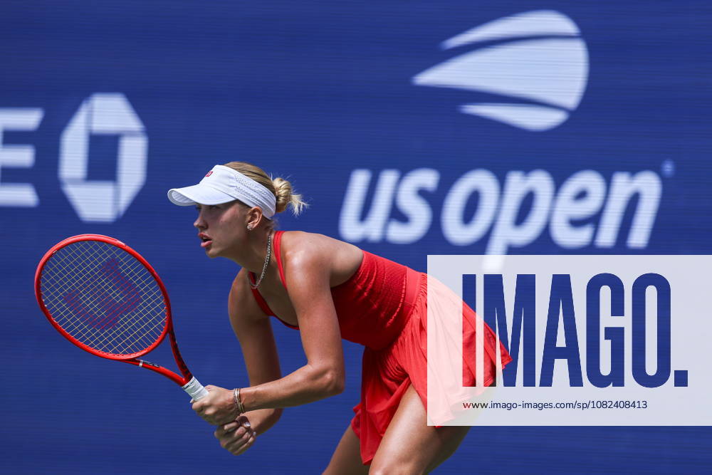 US Open tennis tournament - Day 7 Anastasia Potapova of Austria in action against Amanda Anisimova of the US during the Womens Singles round 3 of the US Open Tennis Championships at the USTA Billie Jean King National Tennis Center in Flushing Meadows, New York, USA, 05 September 2026. The 2026 US Open tournament runs from 23 August through 13 September. FLUSHING MEADOWS NEW YORK United States
