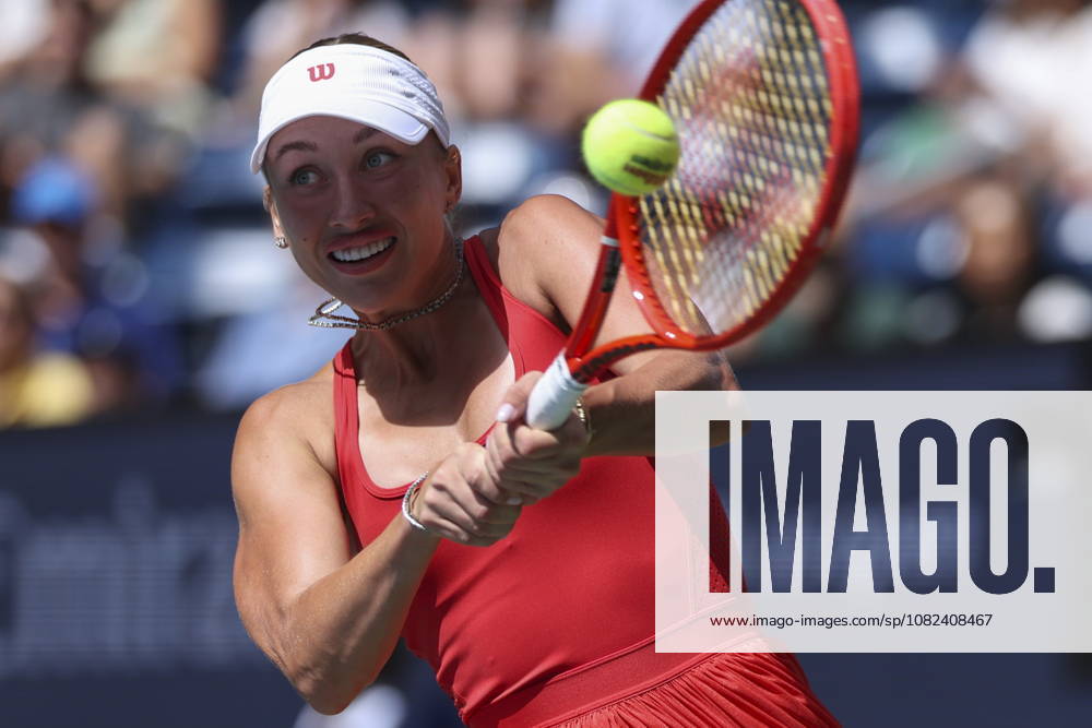 US Open tennis tournament - Day 7 Anastasia Potapova of Austria in action against Amanda Anisimova of the US during the Womens Singles round 3 of the US Open Tennis Championships at the USTA Billie Jean King National Tennis Center in Flushing Meadows, New York, USA, 05 September 2026. The 2026 US Open tournament runs from 23 August through 13 September. FLUSHING MEADOWS NEW YORK United States