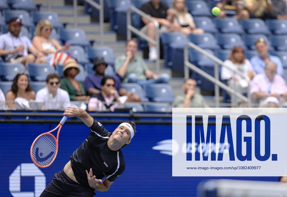 US Open tennis tournament - Day 7 Taylor Fritz of USA in action against Francisco Cerundolo of Argentina during the Men’s Singles round 3 of the US Open Tennis Championships at the USTA Billie Jean King National Tennis Center in Flushing Meadows, New York, USA, 05 September 2026. The 2026 US Open tournament runs from 23 August through 13 September. FLUSHING MEADOWS NEW YORK United States