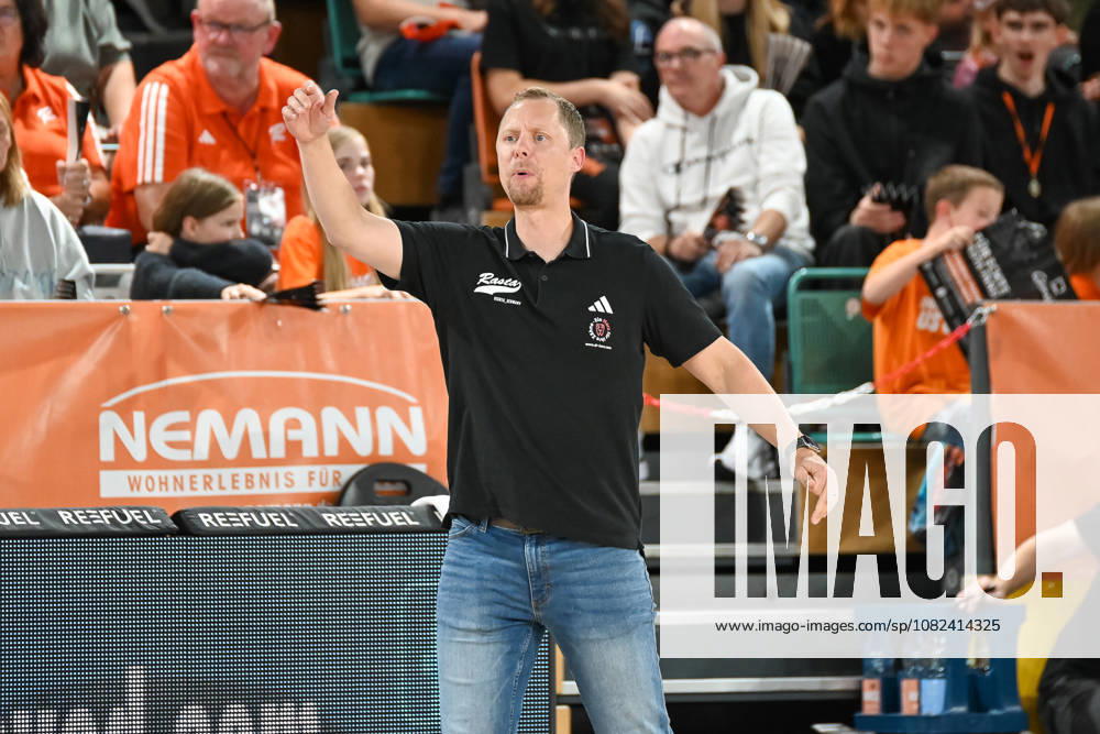 Christian Held (RASTA Vechta, Coach) gestikuliert RASTA Vechta vs. Bakken Bears, Testspiel, Saison 2026 2027, 05.09.2026, RASTA Vechta vs. Bakken Bears, Testspiel, Saison 2026 2027, 05.09.2026 Vechta