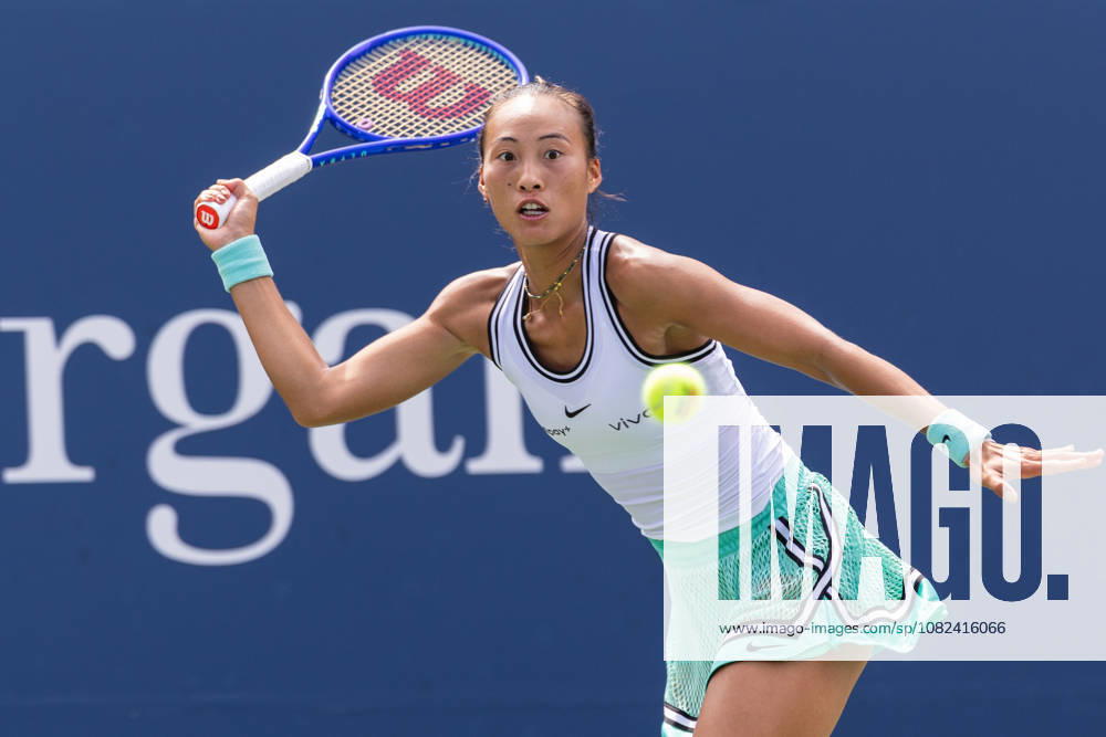 Qinwen Zheng (CHN) in action against Madison Keys (USA) during their Round 3 match at the US Open on September 5, 2026, held at the USTA Billie Jean King National Tennis Center in New York City. New York City USA - ZUMAc04_ 20260905_zma_c04_021