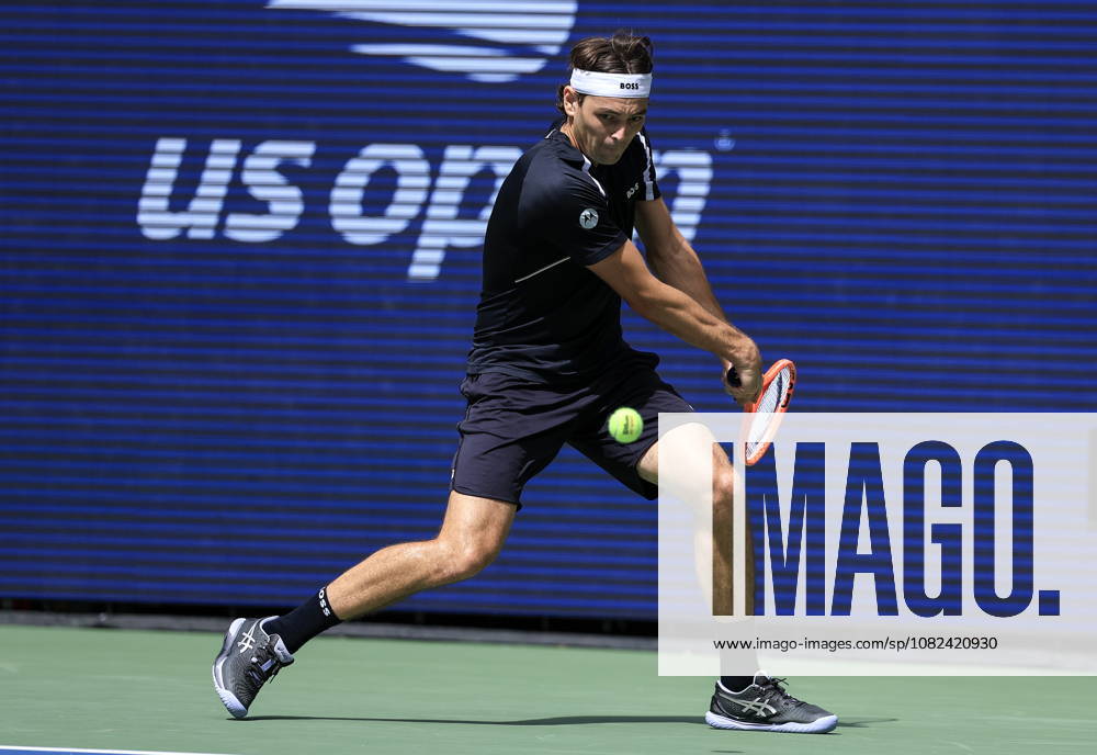 US Open tennis tournament - Day 7 Taylor Fritz of USA in action against Francisco Cerundolo of Argentina during the Men‚Äôs Singles round 3 of the US Open Tennis Championships at the USTA Billie Jean King National Tennis Center in Flushing Meadows, New York, USA, 05 September 2026. The 2026 US Open tournament runs from 23 August through 13 September. FLUSHING MEADOWS NEW YORK United States